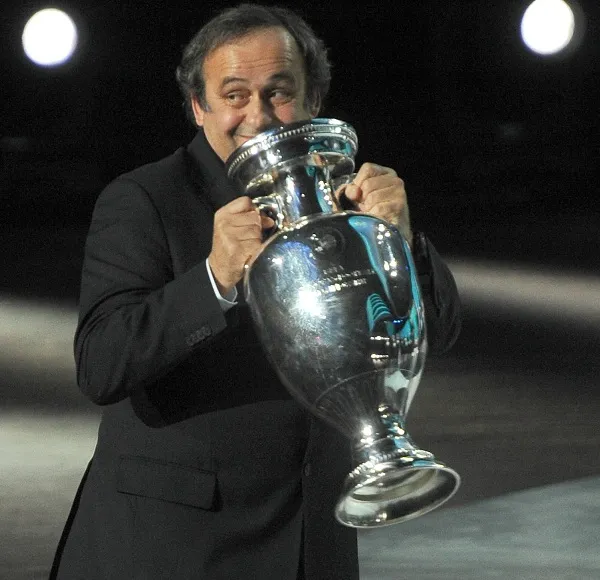 Pour Platini, les Bleus sont moyens