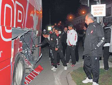 Un train cartonne le bus de Samsunspor