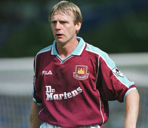 Intérim de Stuart Pearce pour l'Angleterre