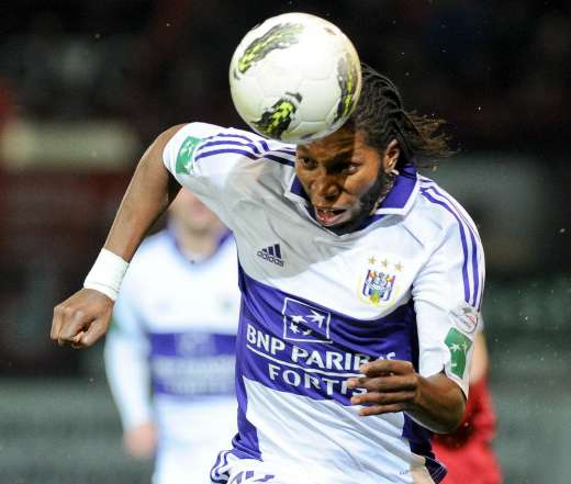 Mbokani trop fort pour la Belgique