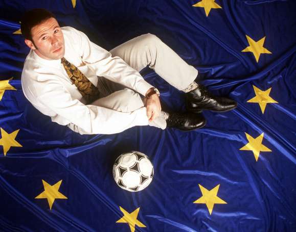 Van Bommel sort Bosman du gouffre !