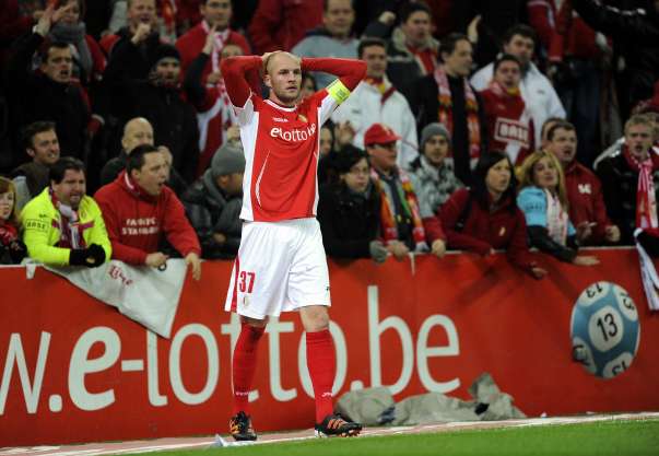 Hanovre atomise le Standard