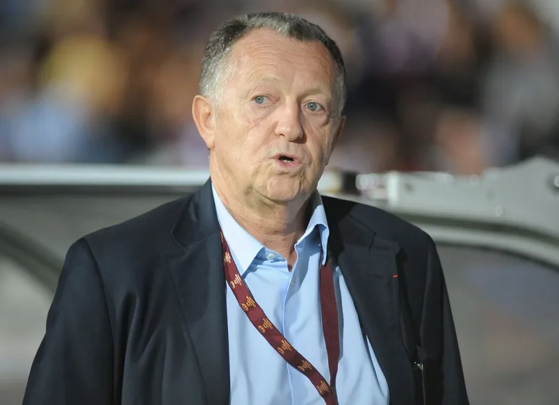 Aulas fabule-t-il ?
