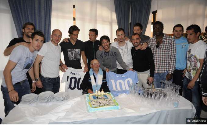 La Lazio fête les 100 ans d&rsquo;un tifoso