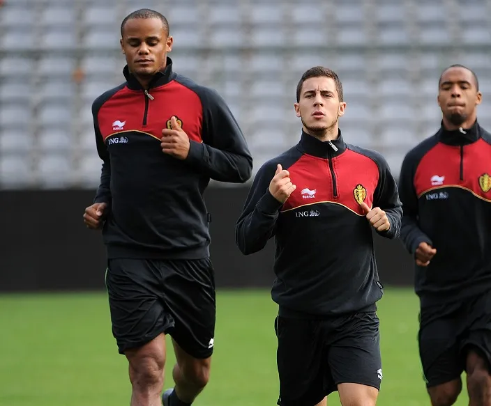 Kompany taille Hazard