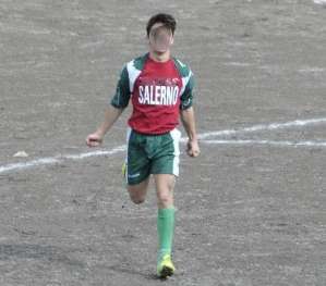 Viré de son équipe à cause d’un t-shirt