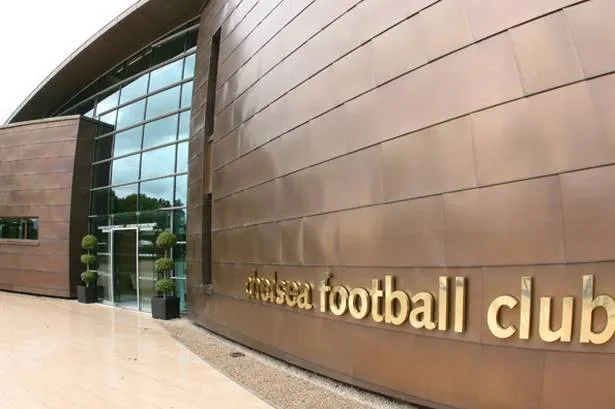 Fumigène dans les vestiaires de Chelsea