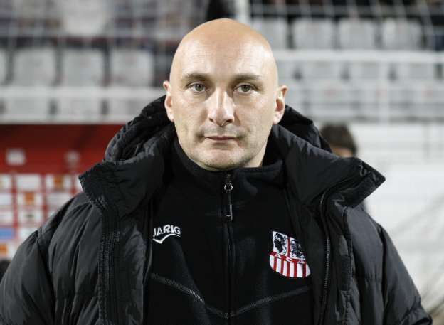 Pantaloni : «<span style="font-size:50%">&nbsp;</span>Déterminé pour la victoire<span style="font-size:50%">&nbsp;</span>»