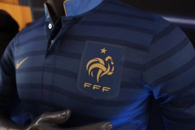 Photo : le nouveau maillot des Bleus