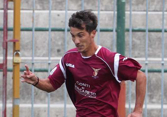 Il se taillade après une expulsion