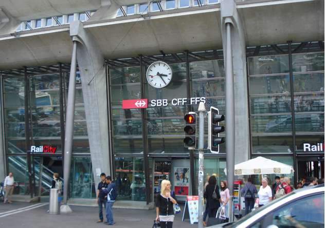 Les supporters avec les marchandises ?