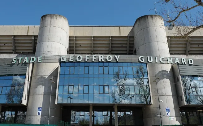 Il réclame 200 000 euros à l&rsquo;OL