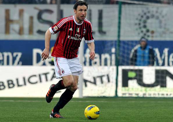 Van Bommel part lui aussi