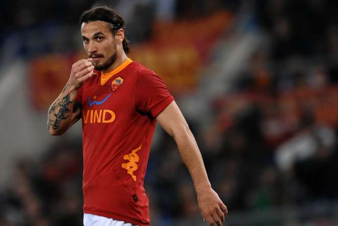 Osvaldo accosté par Zidane et le Real