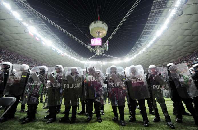 Photo : La police pendant Pologne-Russie