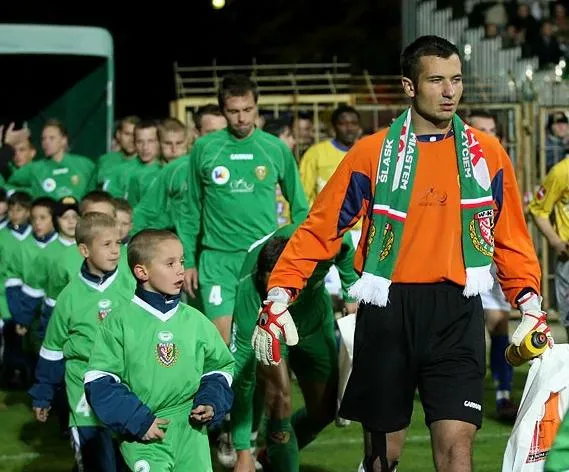 Chants moqueurs : cinq joueurs suspendus