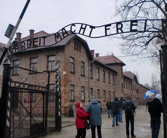 Euro : vigilance accrue à Auschwitz
