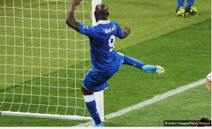 Photo : Balo et le poteau