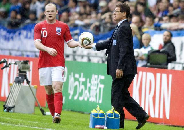 Capello allume Rooney