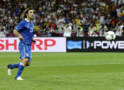 Blog : Pirlo le chevalier vs Hart le bouffon