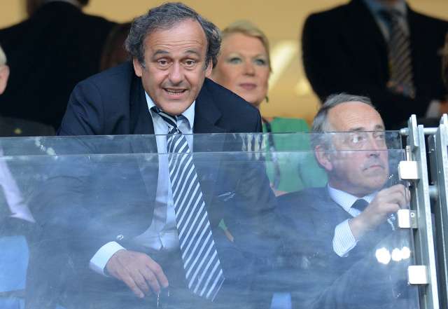 Platini : «<span style="font-size:50%">&nbsp;</span>Si on m’avait suspendu à chaque fois que j’ai insulté un journaliste…<span style="font-size:50%">&nbsp;</span>»