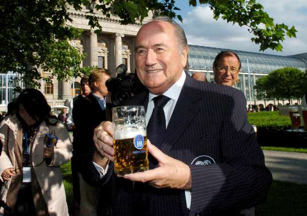 Blatter favorable à la technologie