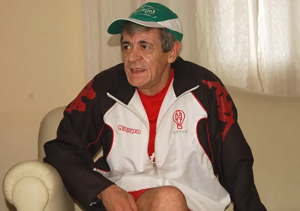 Houseman défonce Maradona