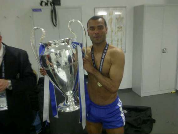 Photo : Ashley Cole se paye Arsenal sur Twitter