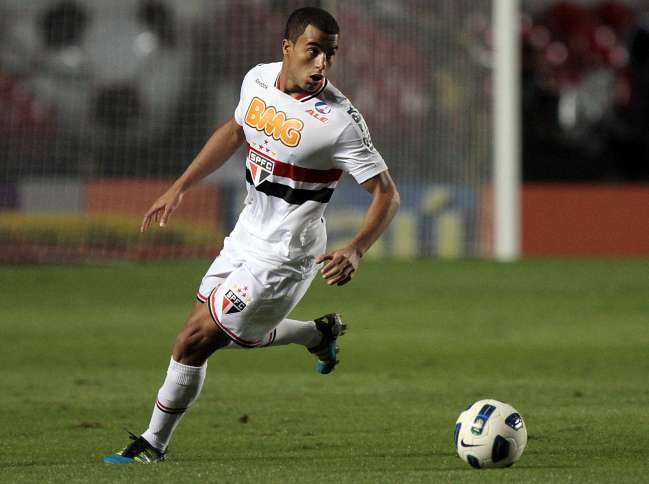 Lucas Moura ne bougera pas