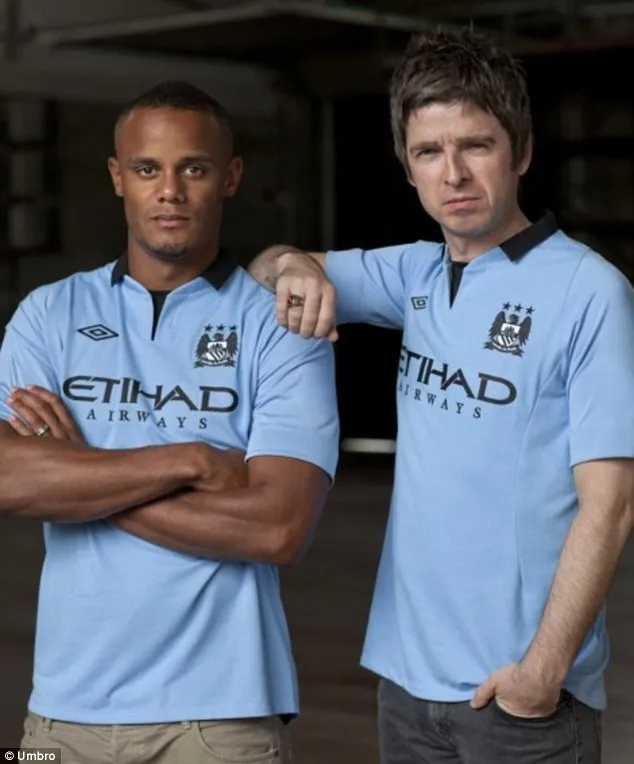 Photo : Kompany et Gallagher posent pour City