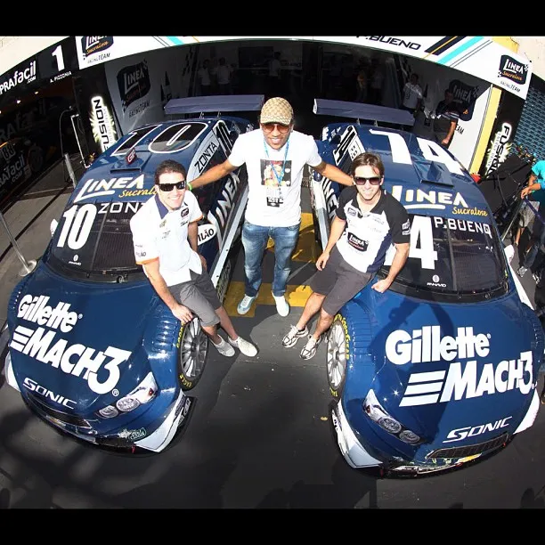 Photo: Brandao s&rsquo;arrête aux stands