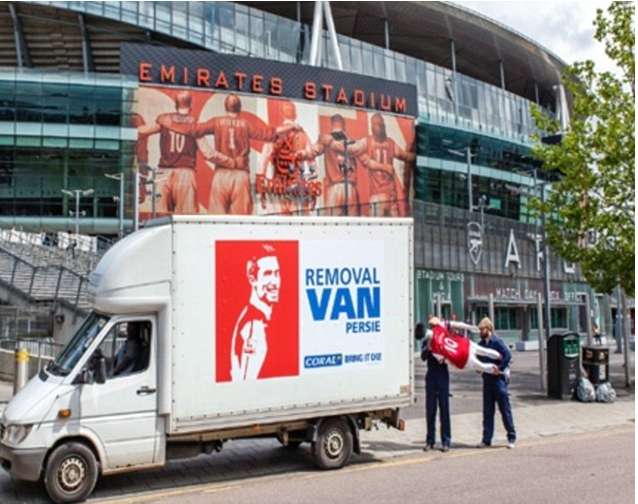 Photo : Le camion spécial Van Persie