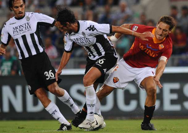 Pesoli interrompt sa grève de la faim