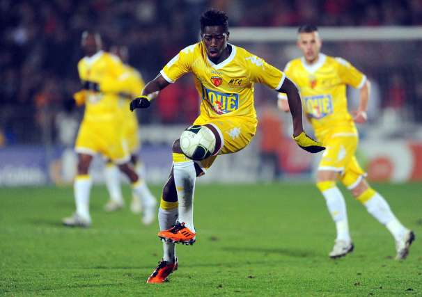 Adenon suspendu un an