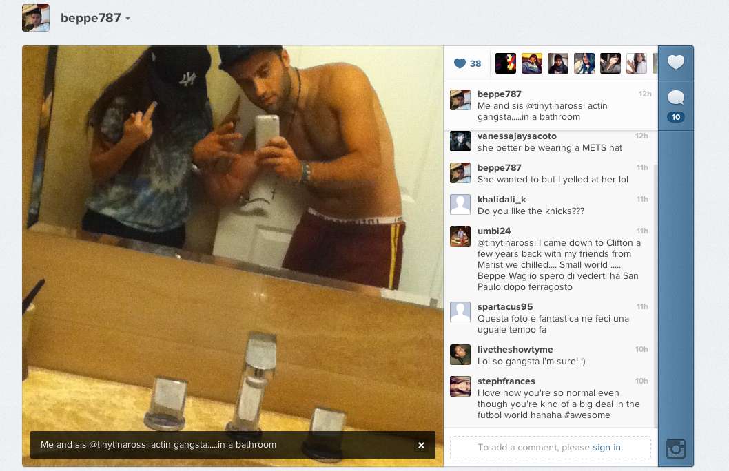 Photo: Rossi et sa soeur gangsta