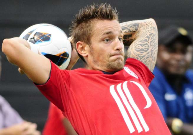 Newcastle revient à la charge pour Debuchy