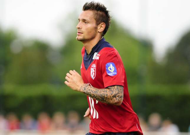 Debuchy contraint de rester ?