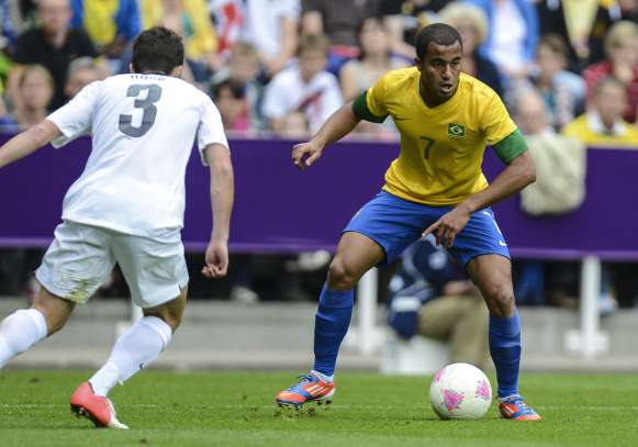Lucas Moura en route pour United