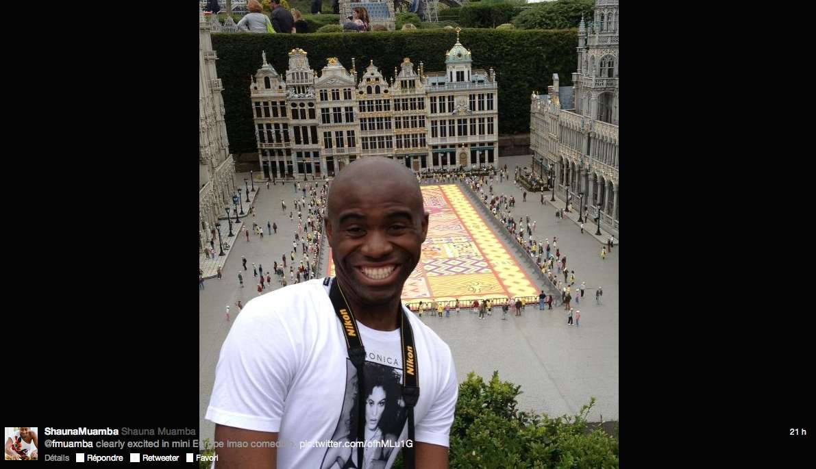 Photo: Muamba en Belgique