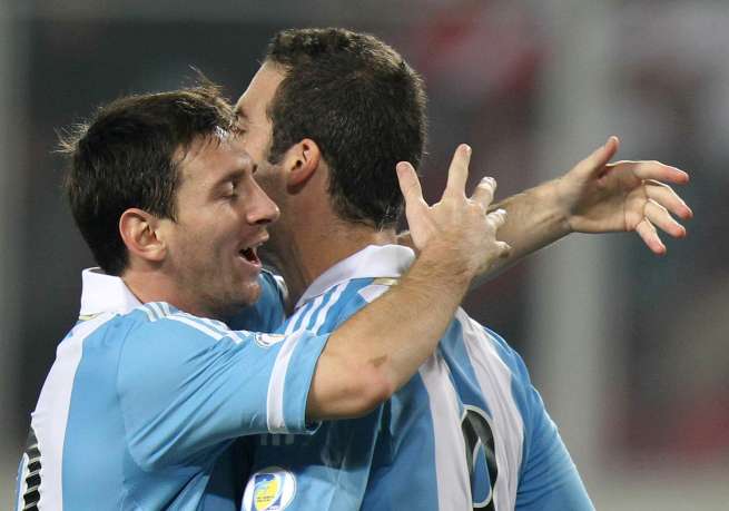 «<span style="font-size:50%">&nbsp;</span>Messi et Higuaín sont des fillettes<span style="font-size:50%">&nbsp;</span>»