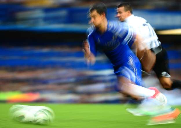 Hazard surplombe Chelsea