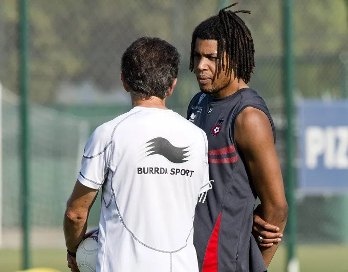 Anin a des «<span style="font-size:50%">&nbsp;</span>problèmes personnels<span style="font-size:50%">&nbsp;</span>»