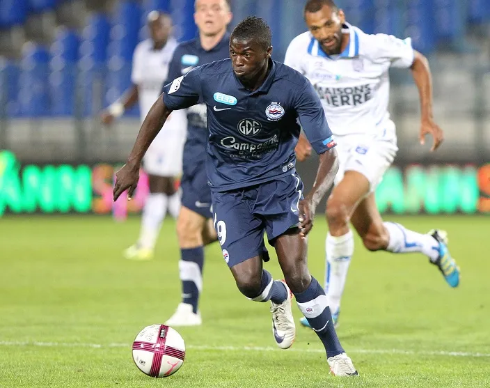 M&rsquo;Baye Niang débarque au Milan