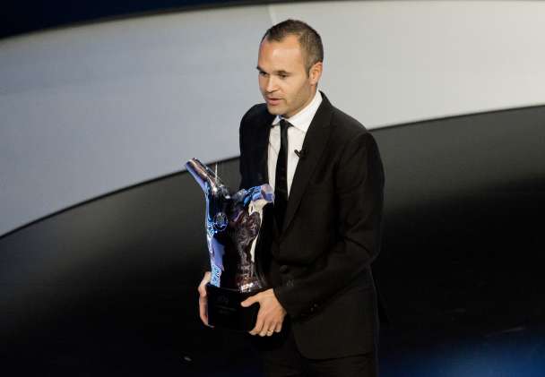 Iniesta meilleur joueur UEFA