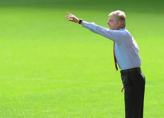 Photo : Wenger sort l’outil
