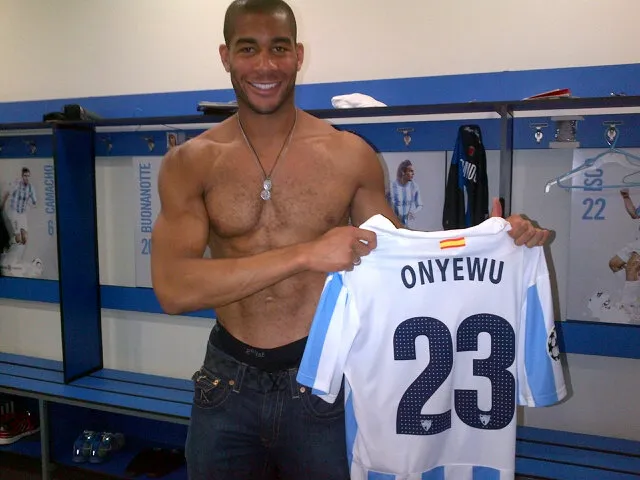 Photo : La pose torse poil d&rsquo;Onyewu