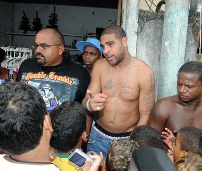 Photo : Adriano refait des siennes