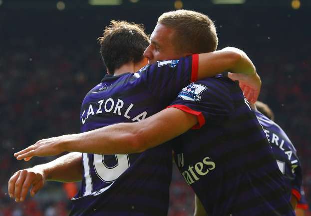 Podolski aime jouer avec Cazorla