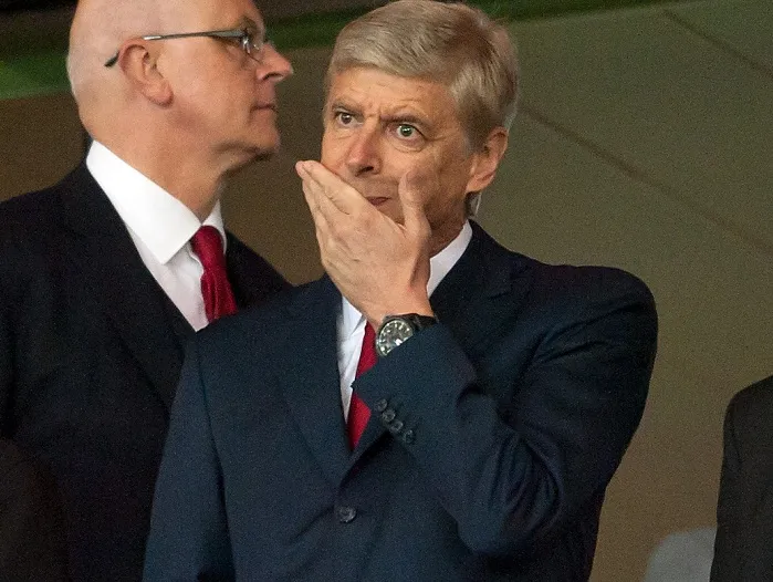 Le handshake banni à Arsenal
