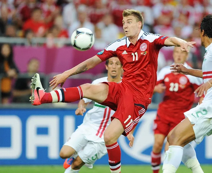 Bendtner bosse plus à Turin qu’à Londres